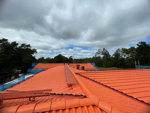 Nylagt betongpannetak med snörasskydd längs takfoten